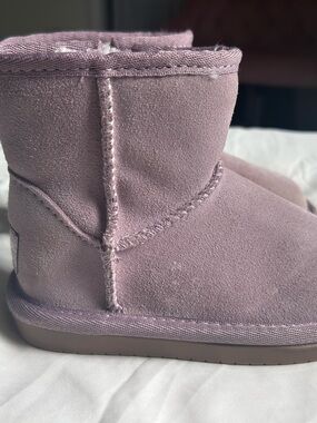 Koolaburra Short Shearling-Lined Bootie in Dusty Lavender